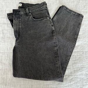 Abercrombie trendy high rise relaxed mom jeans in black wash size 10